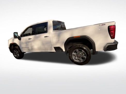 New 2026 GMC Sierra 3500 SLT image 8