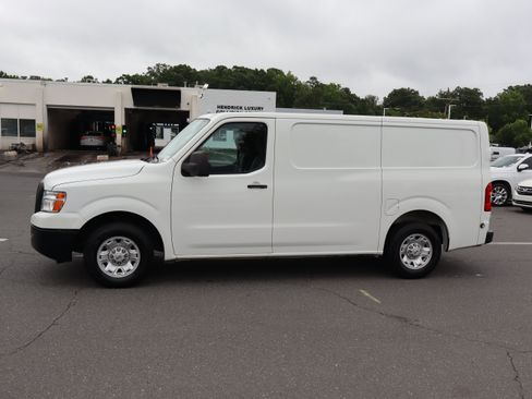 Used 2021 Nissan NV 2500 SV w/ Back Door Glass Package RWD image 8