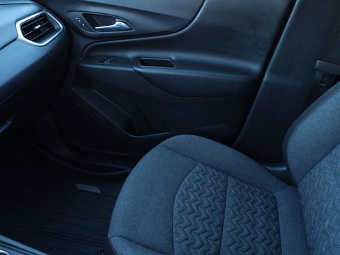 Used 2023 Chevrolet Equinox LT image 12