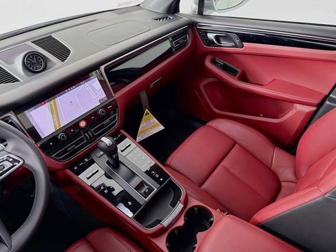 New 2026 Porsche Macan image 26