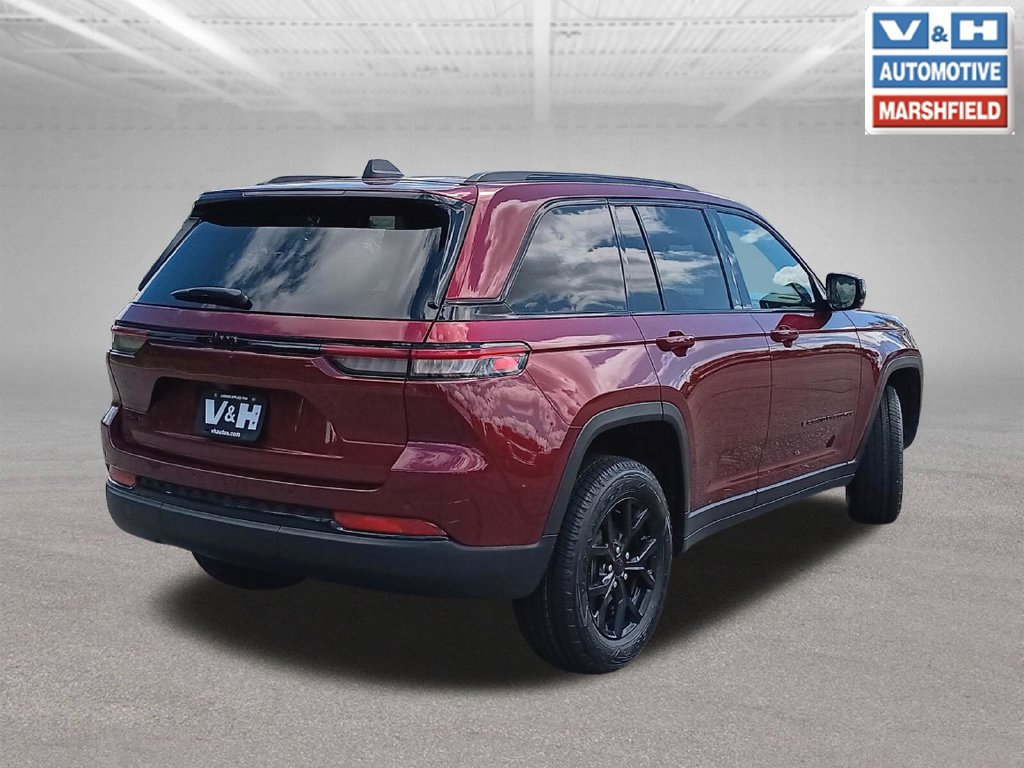 Used 2024 Jeep Grand Cherokee Altitude AWD/4WD image 24