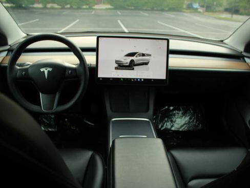 Used 2022 Tesla Model 3 Long Range AWD/4WD image 11