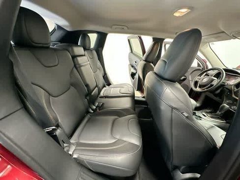 Used 2018 Jeep Cherokee Limited AWD/4WD image 24