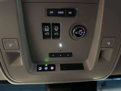 Used 2020 Cadillac Escalade ESV Luxury AWD/4WD image 36