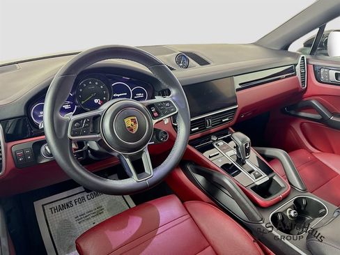 Used 2022 Porsche Cayenne E-Hybrid Coupe image 29