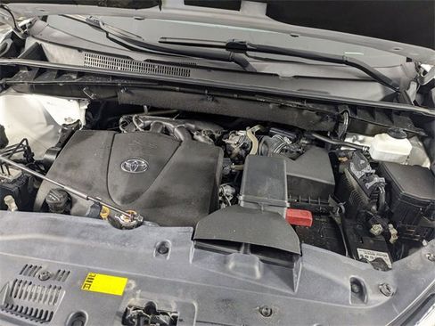 Used 2019 Toyota Highlander XLE image 35
