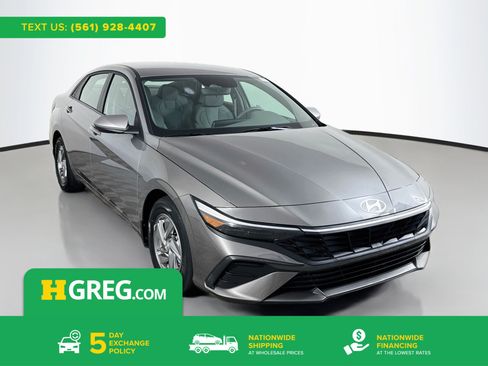 Used 2025 Hyundai Elantra SE FWD image 1
