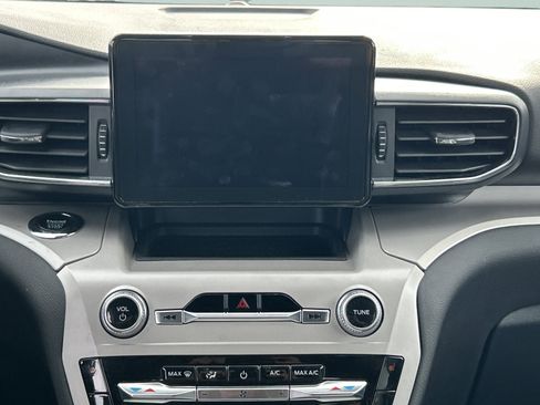 Used 2023 Ford Explorer XLT w/ Equipment Group 202A image 36