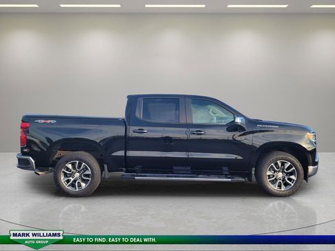 Used 2024 Chevrolet Silverado 1500 LT image 2