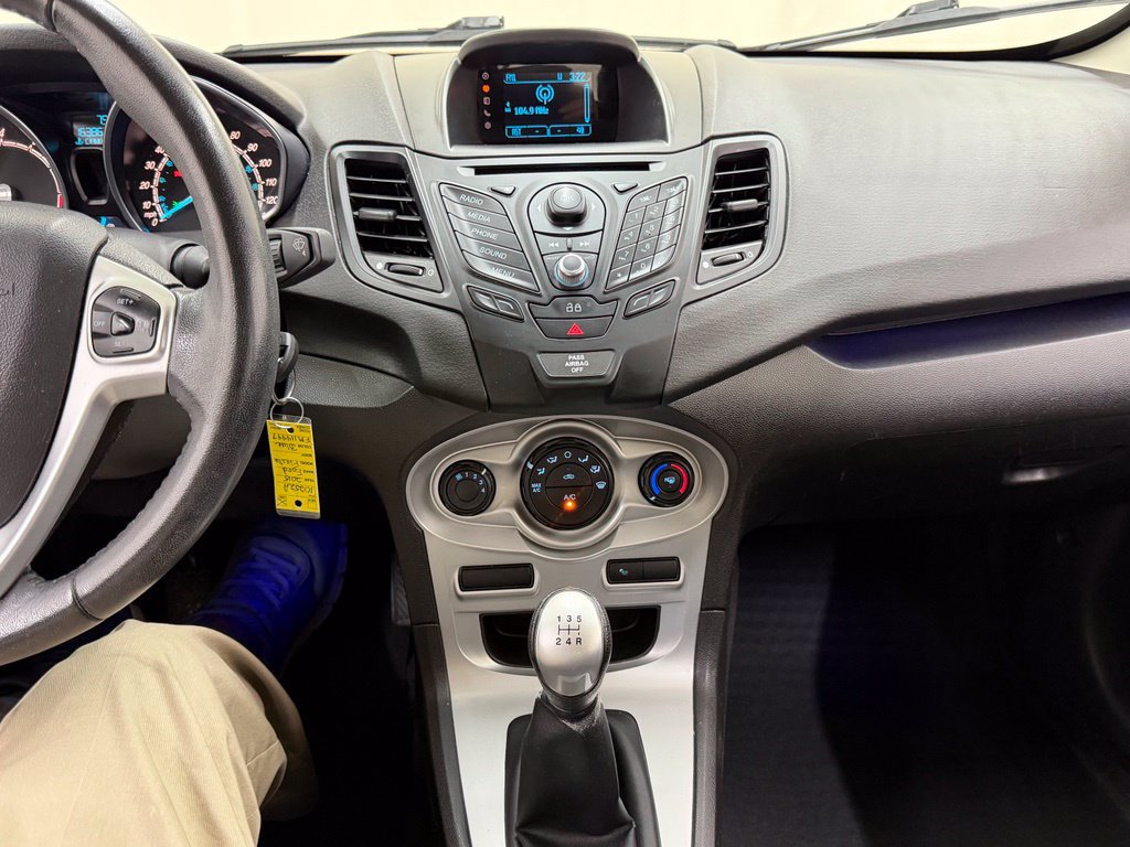 Used 2015 Ford Fiesta SE FWD image 24