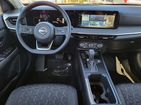 New 2025 Nissan Kicks SV w/ Illumination Package image 17