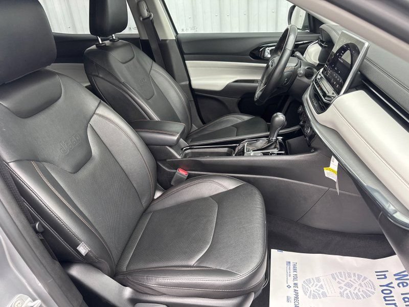 Used 2022 Jeep Compass Limited AWD/4WD image 30