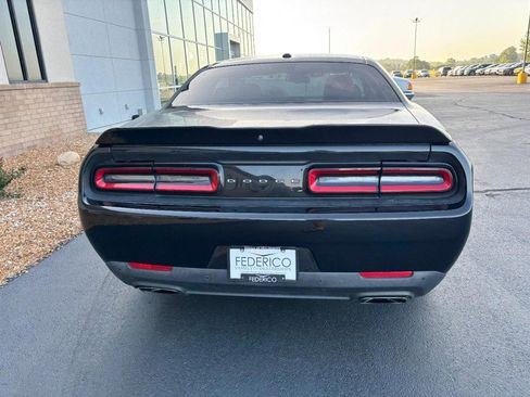Used 2022 Dodge Challenger R/T RWD image 4