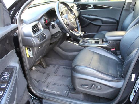 Used 2016 Kia Sorento EX FWD image 9