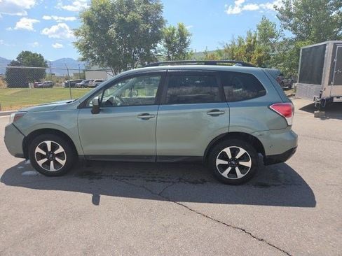 Used 2018 Subaru Forester 2.5i Premium AWD/4WD image 7