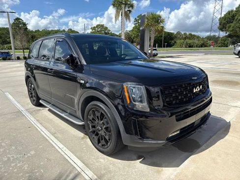 Certified 2022 Kia Telluride SX w/ SX Prestige Package AWD/4WD image 3