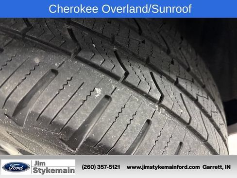Used 2019 Jeep Grand Cherokee Overland AWD/4WD image 30