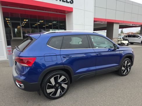 Used 2024 Volkswagen Taos SEL AWD/4WD image 4