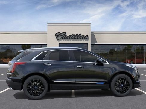Used 2026 Cadillac XT5 Luxury w/ LPO, Blue Accent Package FWD image 5