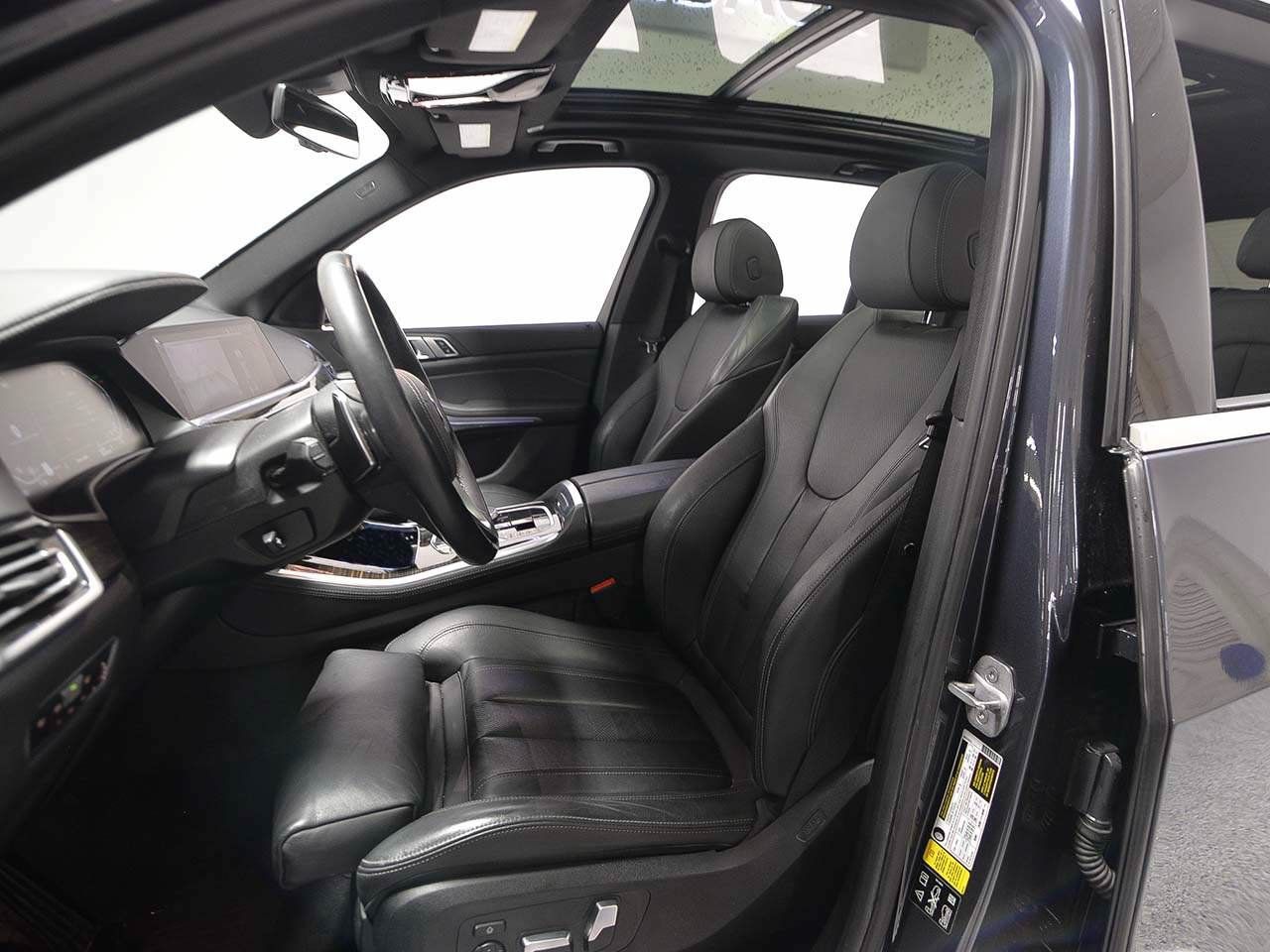 Used 2019 BMW X5 xDrive40i w/ Convenience Package AWD/4WD image 8