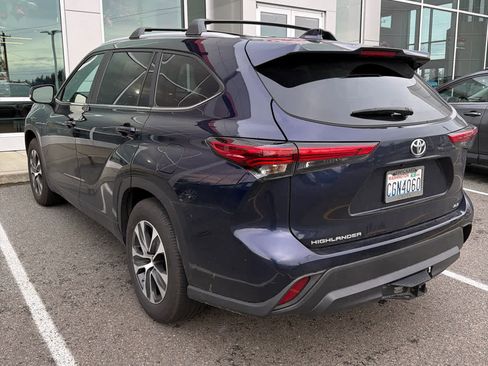 Used 2023 Toyota Highlander XLE image 5
