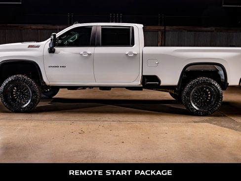 Used 2024 Chevrolet Silverado 3500 LT w/ Convenience Package image 6