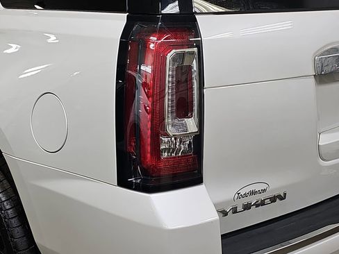 Certified 2019 GMC Yukon Denali w/ Denali Ultimate Package image 42