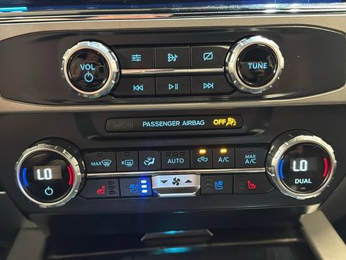 Used 2022 Ford F350 Lariat w/ Lariat Ultimate Package AWD/4WD image 19