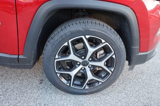 Used 2025 Jeep Compass Limited AWD/4WD image 14