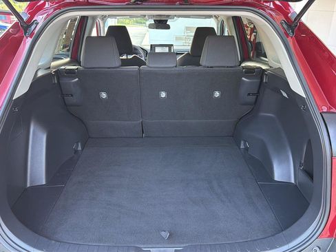 Used 2020 Toyota RAV4 LE FWD image 31