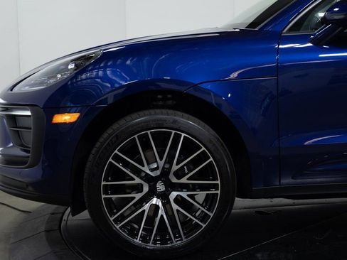 Certified 2025 Porsche Macan image 21