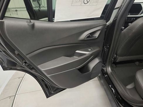 New 2025 Chevrolet Trax LT w/ Driver Confidence Package FWD image 21