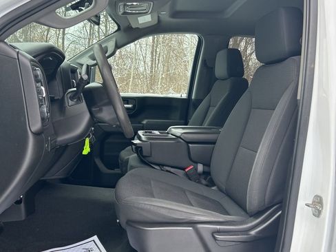 Used 2021 Chevrolet Silverado 2500 Custom w/ Custom Value Package image 5