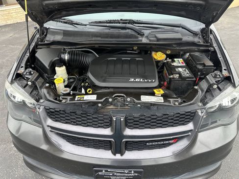 Used 2017 Dodge Grand Caravan GT FWD image 24