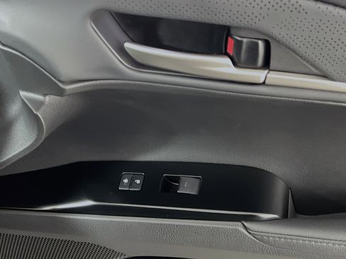 Used 2025 Toyota Camry XSE w/ Premium Plus Package image 32