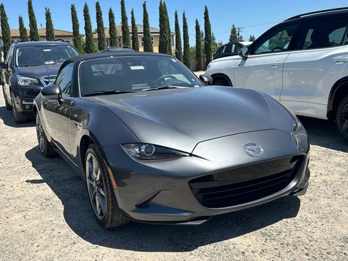 Used 2023 MAZDA MX-5 Miata Grand Touring RWD image 2