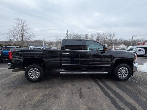 Used 2019 Chevrolet Silverado 3500 LTZ w/ Duramax Plus Package image 6