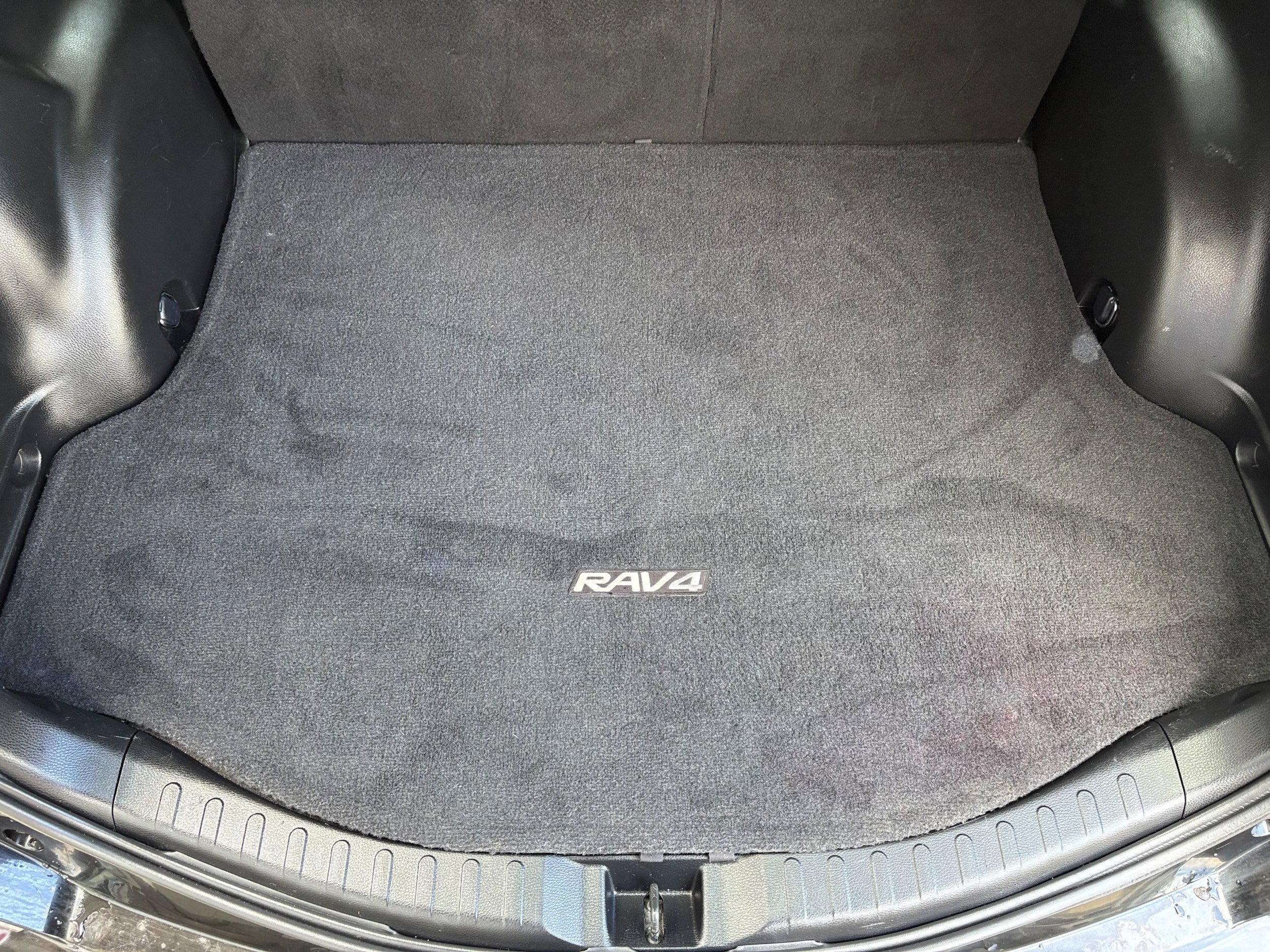 Used 2016 Toyota RAV4 LE AWD/4WD image 16