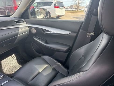 Used 2019 INFINITI QX50 Essential w/ Proactive Package image 17