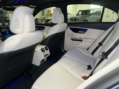 Used 2025 Mercedes-Benz C 300 4MATIC Sedan image 17