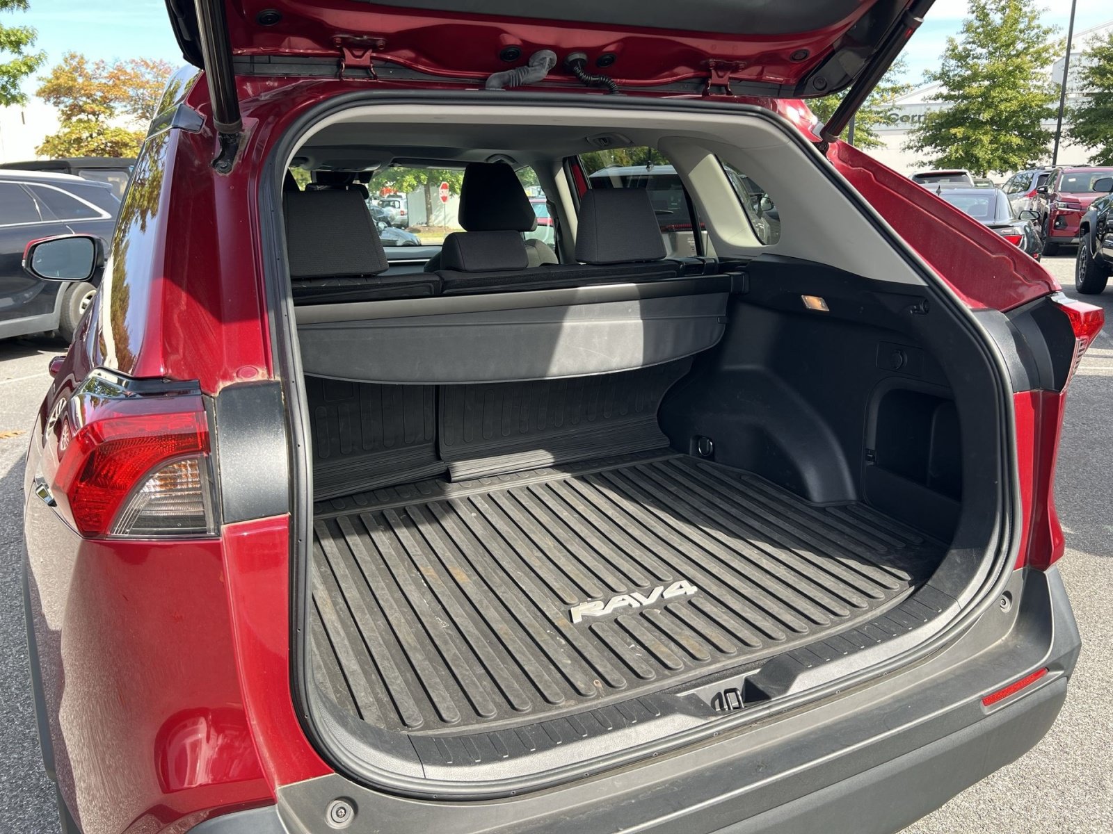 Used 2021 Toyota RAV4 XLE w/ Convenience Package AWD/4WD image 26
