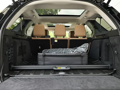 New 2026 Land Rover Discovery Limited Edition AWD/4WD image 47