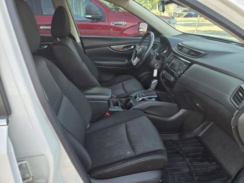Used 2020 Nissan Rogue S w/ Special Edition Package FWD image 9