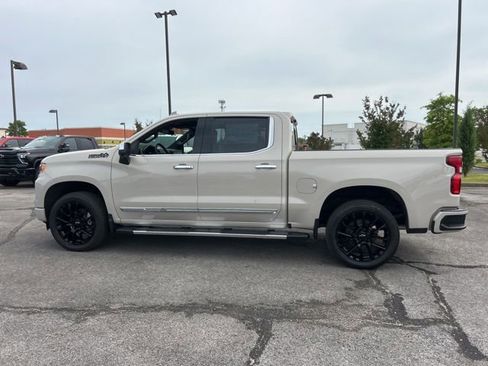 New 2026 Chevrolet Silverado 1500 High Country w/ High Country Premium Package AWD/4WD image 6