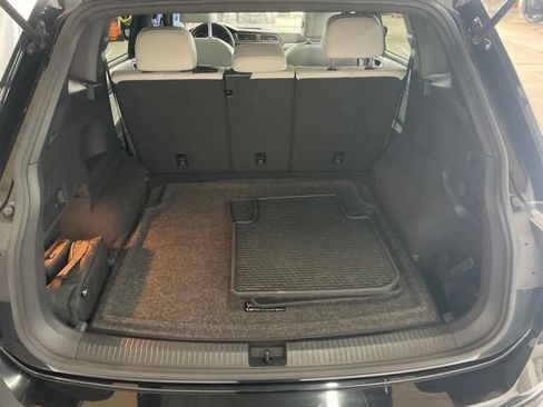 Certified 2021 Volkswagen Tiguan SE R-Line AWD/4WD image 9