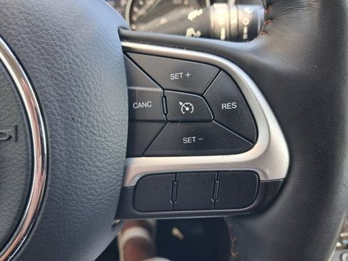 Used 2018 Jeep Compass Limited AWD/4WD image 13