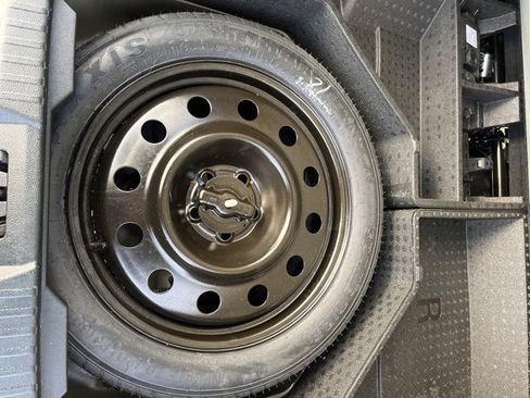 Used 2024 Ford Edge SEL image 40