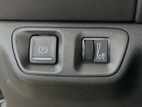 Used 2023 GMC Acadia SLE FWD image 26