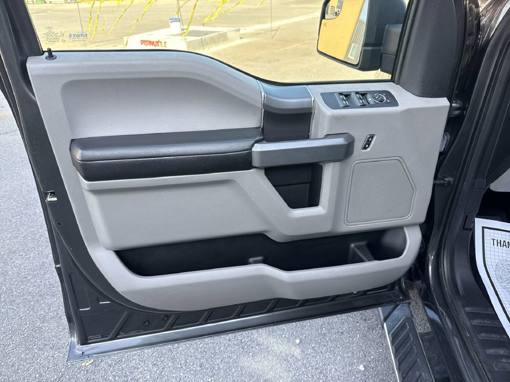 Used 2018 Ford F150 XLT w/ Equipment Group 302A Luxury AWD/4WD image 19