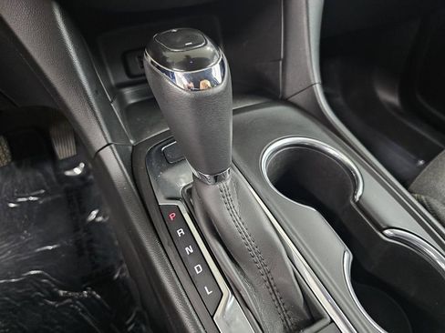 Used 2018 Chevrolet Equinox LT FWD image 17